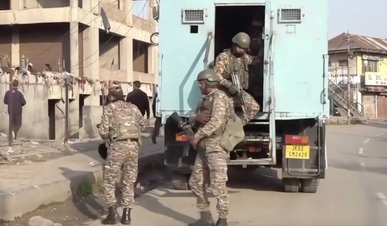 India Launches Manhunt After Deadly Attack on Tourists in Kashmir India Launches Manhunt After Deadly Attack on Tourists in Kashmir