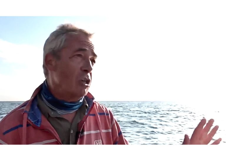 Farage Demands £800 Million Refund from Macron as Record Channel Crossings Put Pressure on Starmer