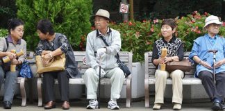 Japan’s centenarian count nears 100,000, with women at 88% Japan’s centenarian count nears 100,000, with women at 88%