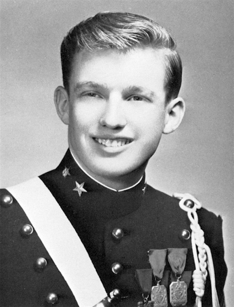 Donald Trump’s Greenland Gambit: A Presidency Marked by Muscle — But No Military Record, Just Borrowed Medals & Medical Chits Greenland