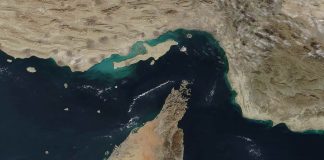 Hormuz Tankers Turn Back as Gulf Shipping Risk Returns Hormuz